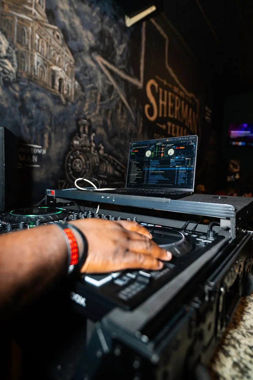 DJ / Music at Ash & Barrel